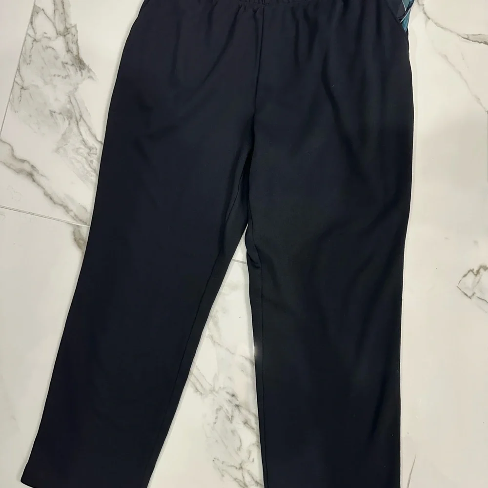Lands' End Petite Sport Knit Black Straight Leg Pant - NWOT Sz. M-Petite - Picture 4 of 10